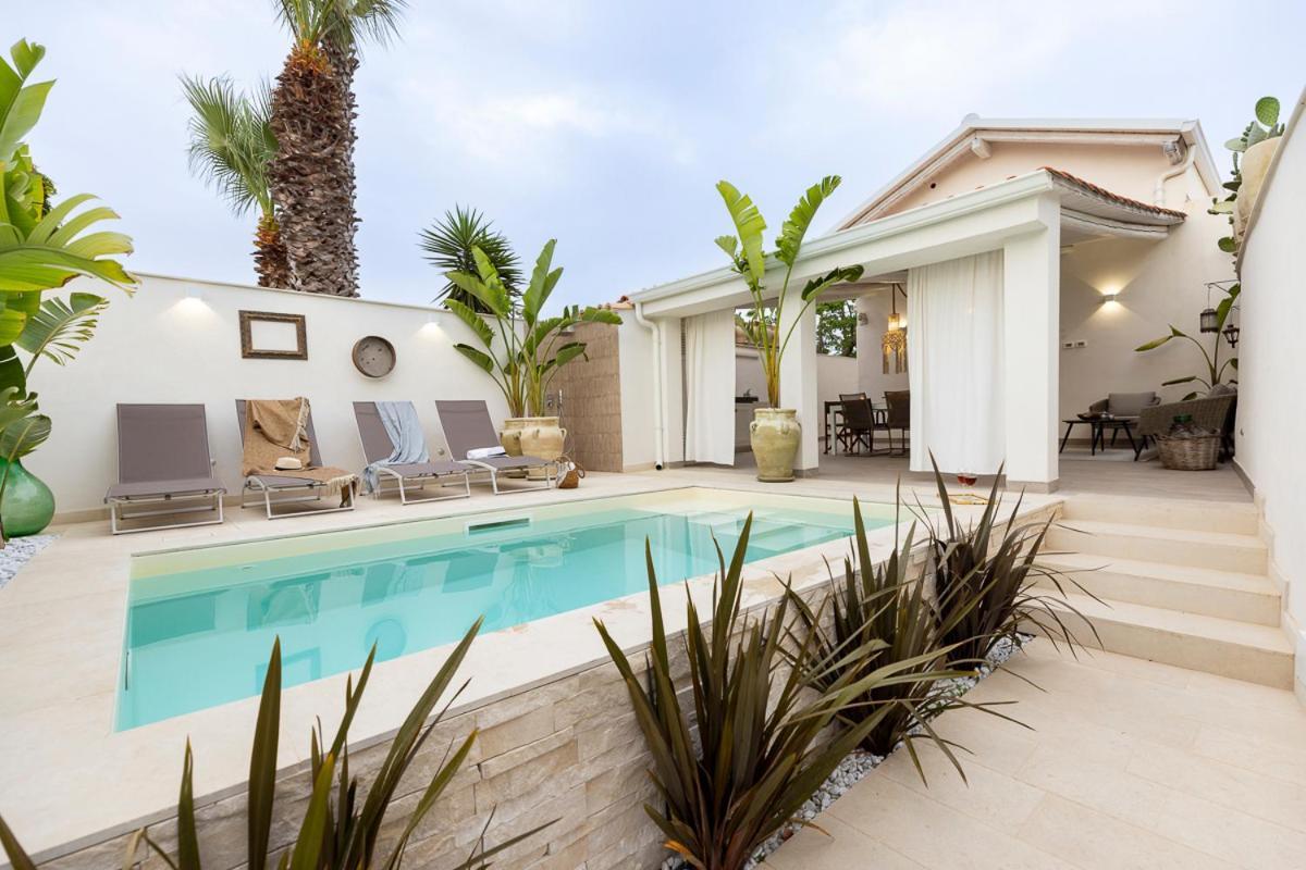Villa Delle Palme Con Piscina Privata サンタ・マリア・デル・フォカッロ エクステリア 写真